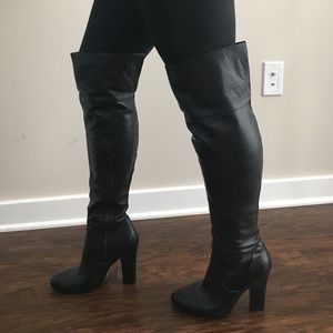 Stunning black boots